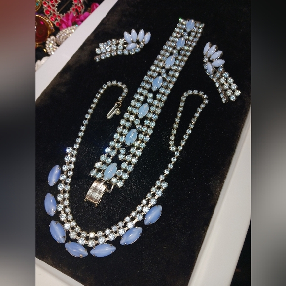 Vintage Parure Blue Milk Glass with Rhinestone Set Necklace Bracelet Ear… - Picture 7 of 15